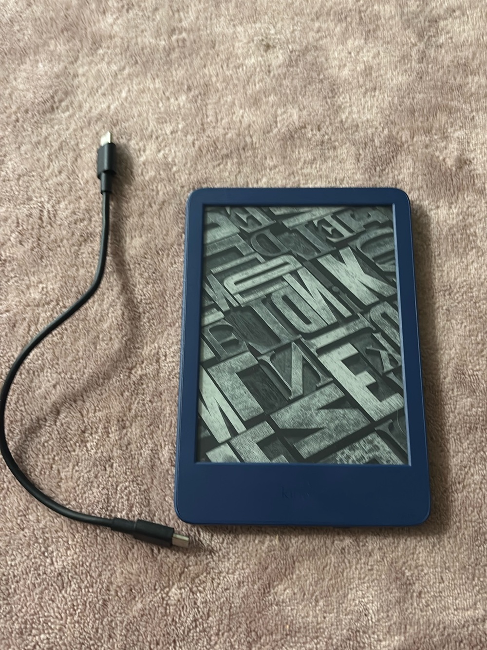Amazon Kindle e-Reader - Deep Blue